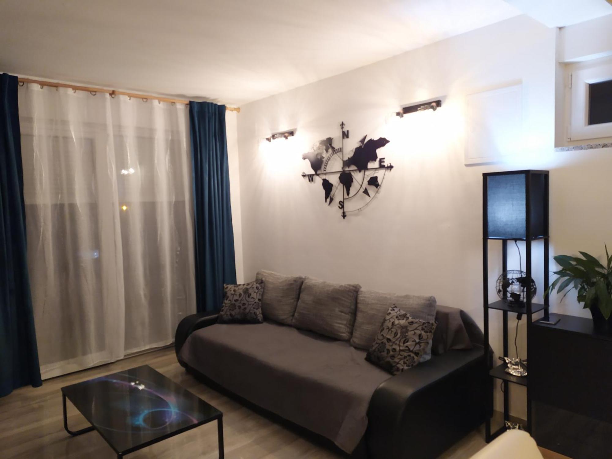 Apartmani Mira 宁 外观 照片